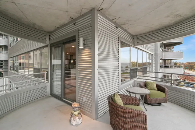 $1,115,000 | 137 East Wilson Street, Unit 210, Madison, WI 53703