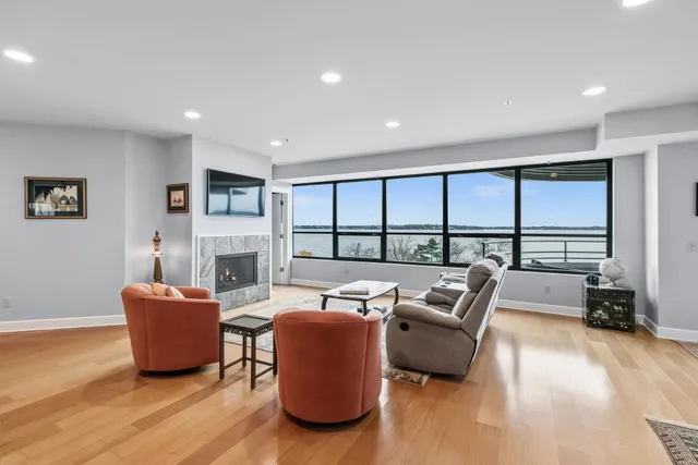 $1,115,000 | 137 East Wilson Street, Unit 210, Madison, WI 53703