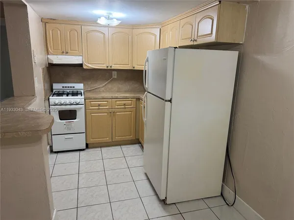 $1,650 | 1280 West 54th Street, Unit 209B, Hialeah, FL 33012