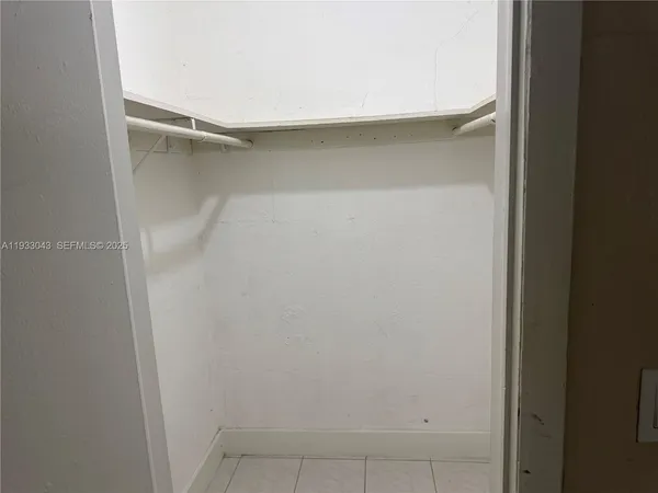 $1,650 | 1280 West 54th Street, Unit 209B, Hialeah, FL 33012