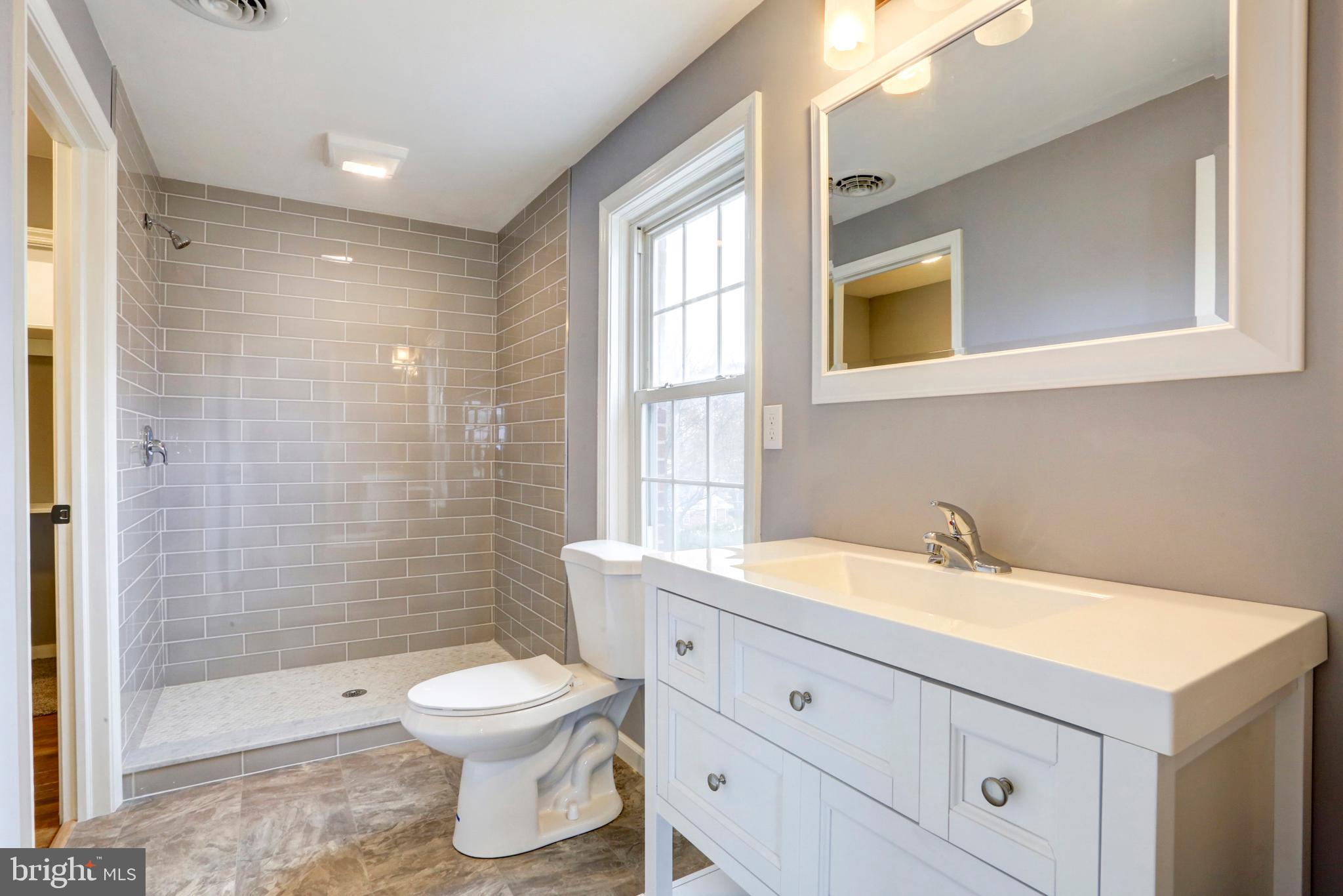 3014 Grandview Boulevard Sinking Spring, PA 19608 - Photo 14 of 28 Master Bathroom