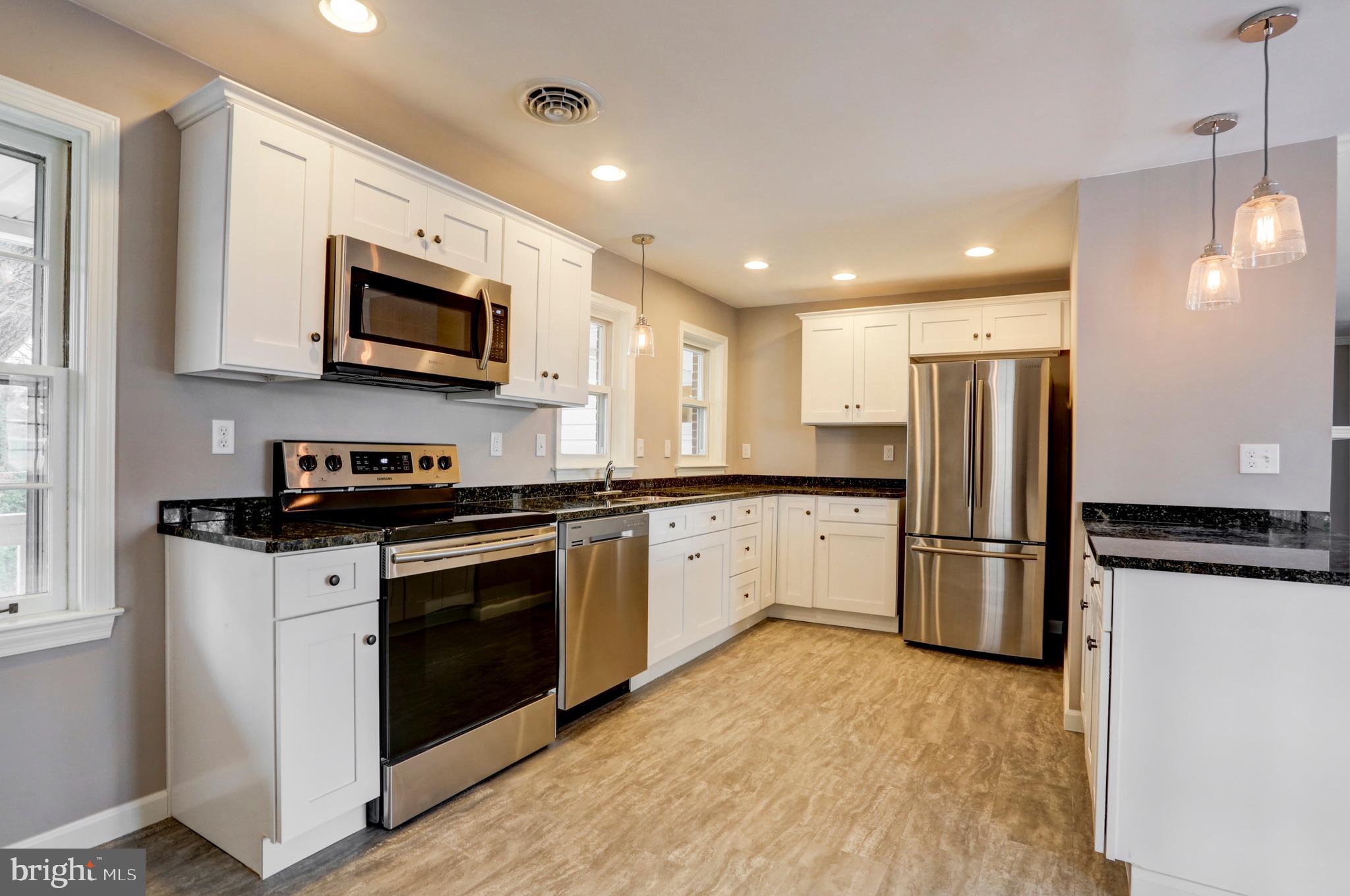 3014 Grandview Boulevard Sinking Spring, PA 19608 - Photo 8 of 28 Kitchen