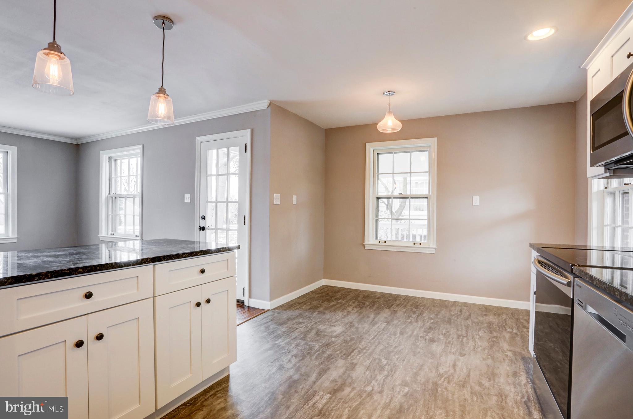 3014 Grandview Boulevard Sinking Spring, PA 19608 - Photo 10 of 28 Dining Area