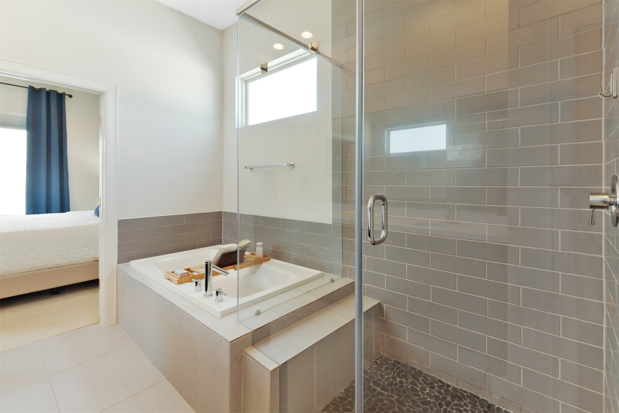 1308 Delano Street Houston, TX 77003 - Photo 16 of 24 a bathroom with a bathtub and a sink