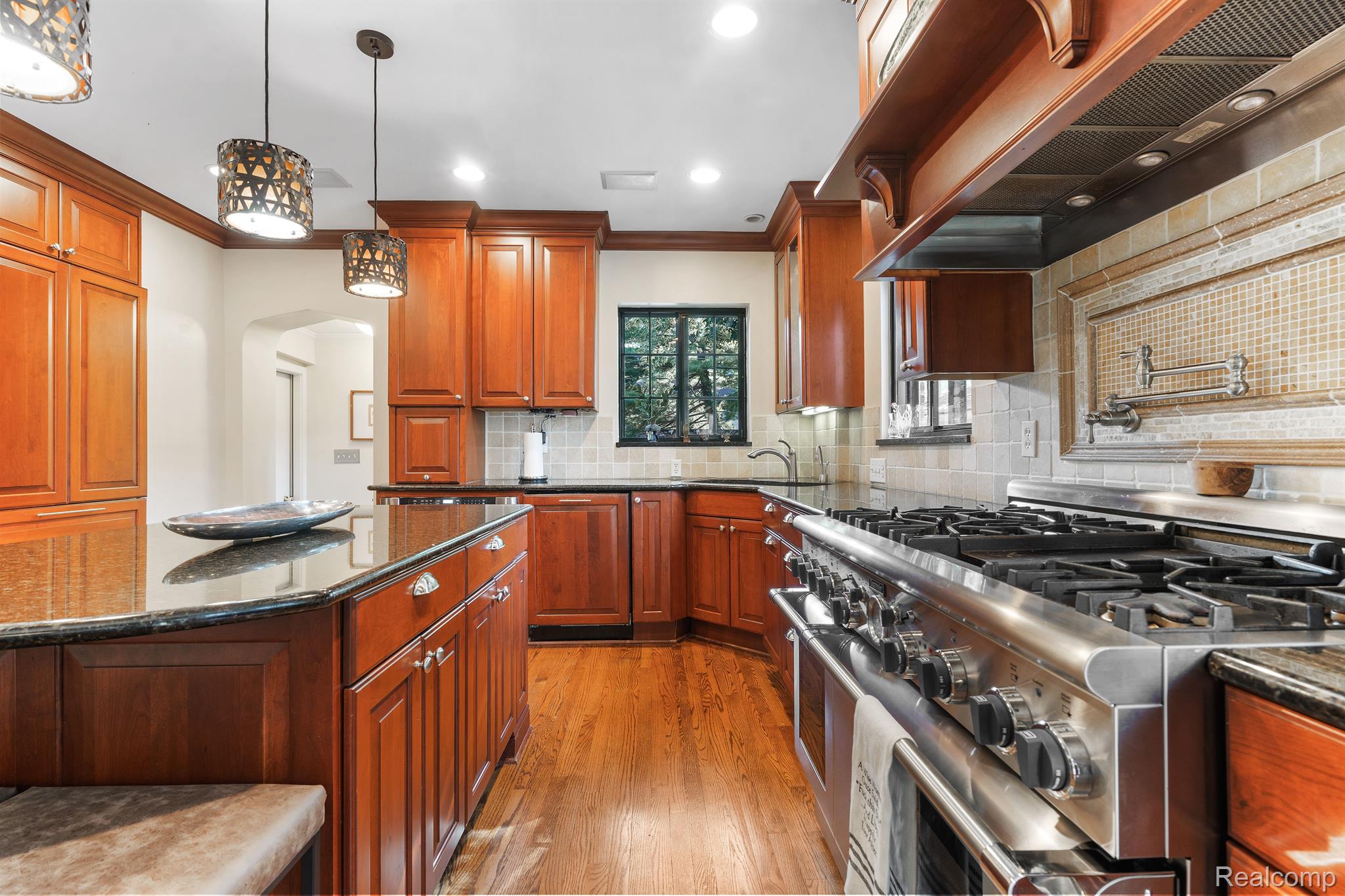 1305 Whittier Road Grosse Pointe, MI 48230 - Photo 12 of 43 Gallery Image 12