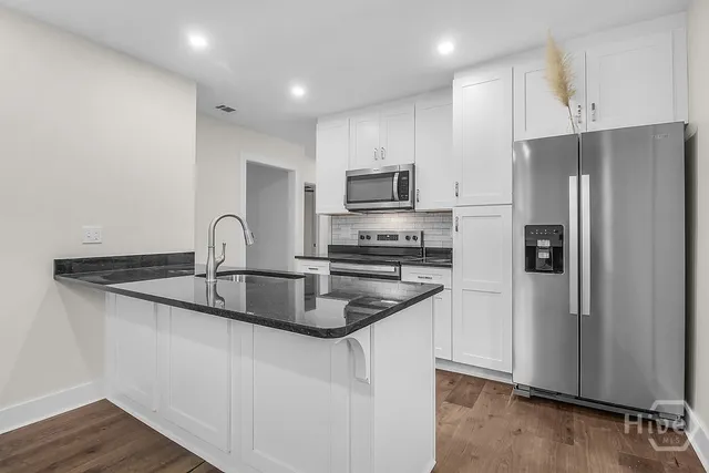 $715,000 | 513 East 64th Street, Savannah, GA 31405