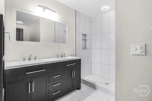 $715,000 | 513 East 64th Street, Savannah, GA 31405