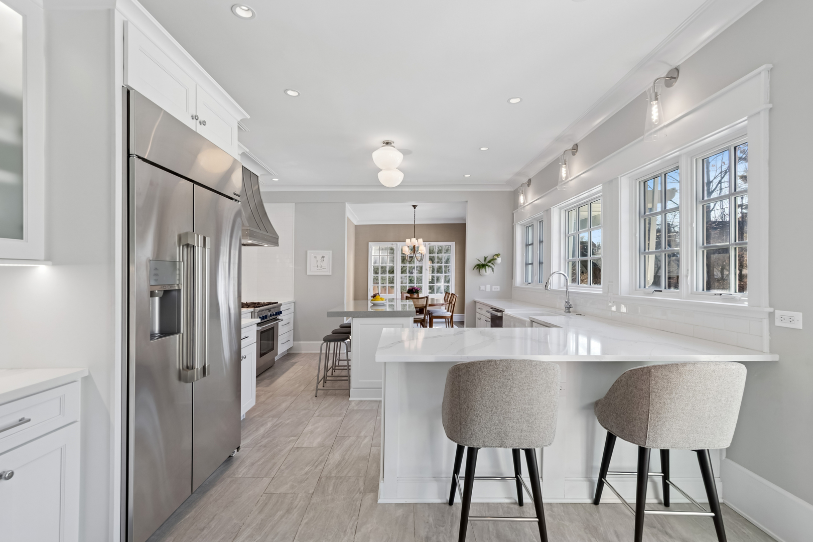 1030 Sheridan Road Evanston, IL 60202 - Photo 8 of 42 Gallery Image 8