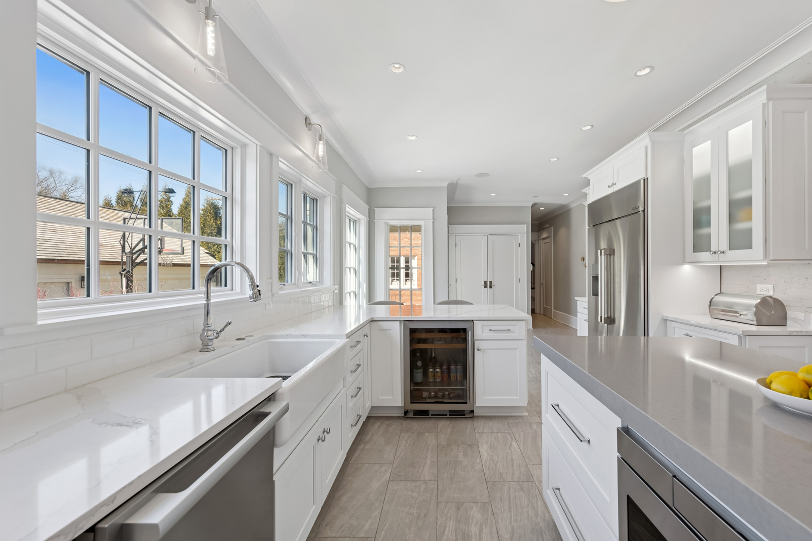 1030 Sheridan Road Evanston, IL 60202 - Photo 10 of 42 Gallery Image 10