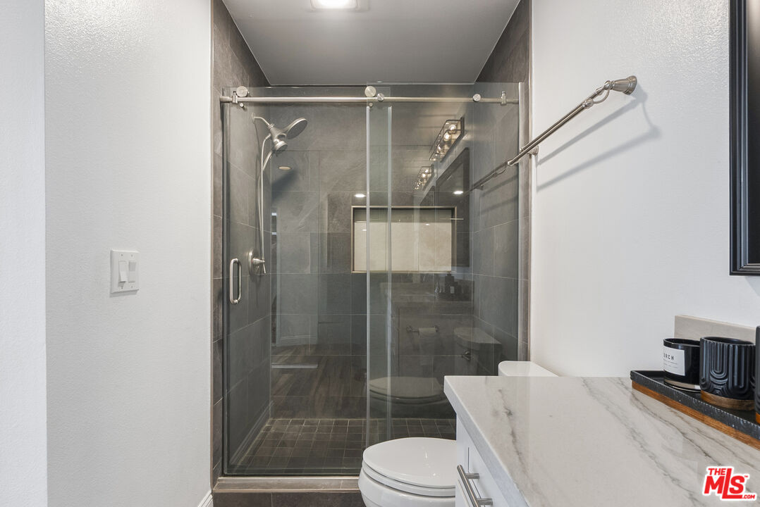2385 Roscomare Road, Unit E17 Los Angeles, CA 90077 - Photo 11 of 31