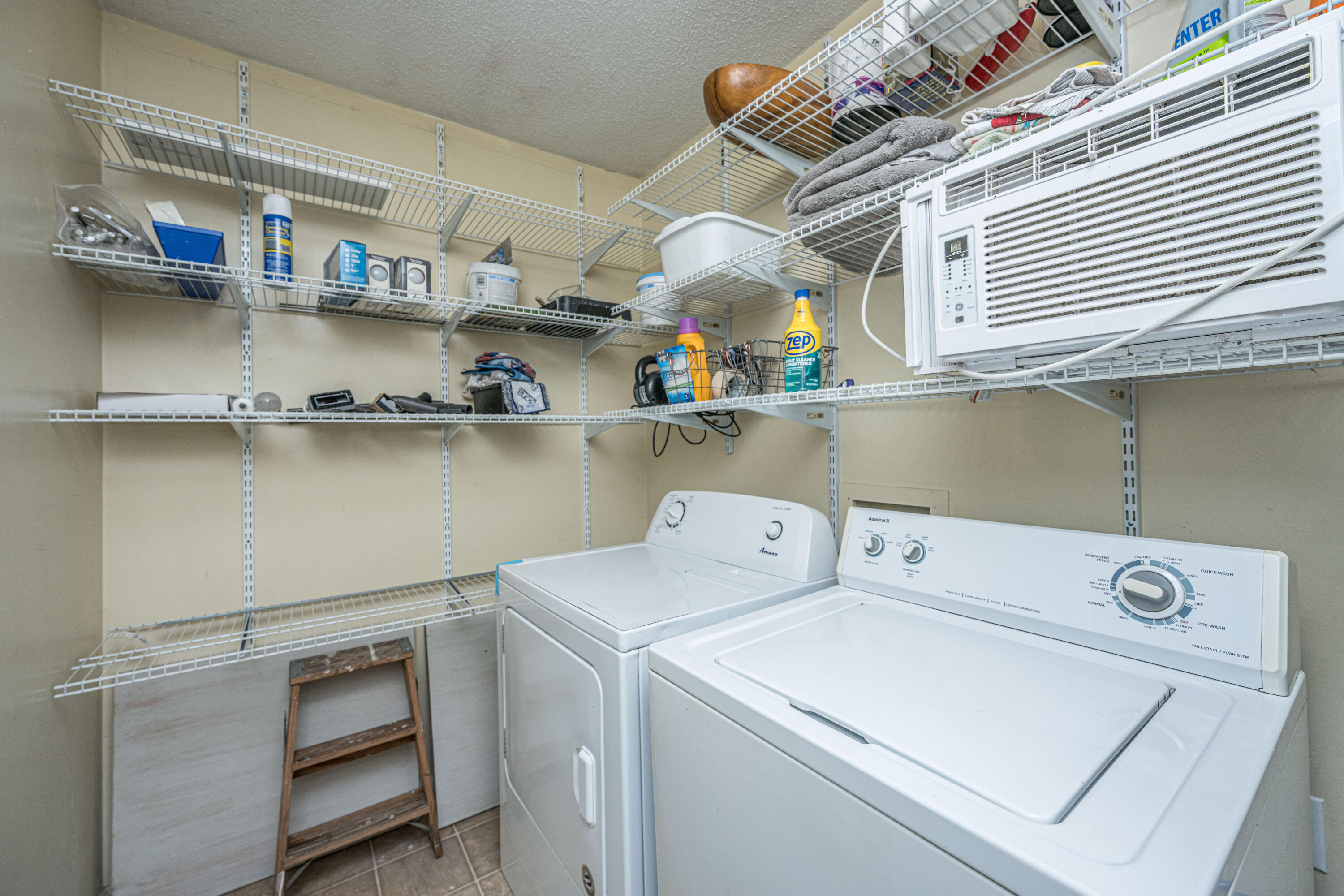 294 Fleming Road, Unit C Charleston, SC 29412 - Photo 10 of 17 294FlemingRdAptC017