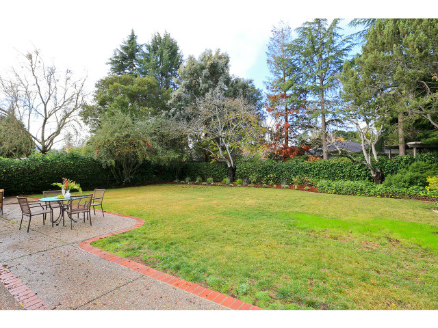 876 Springer Road Los Altos, CA 94024 - Photo 18 of 19 Gallery Image 18