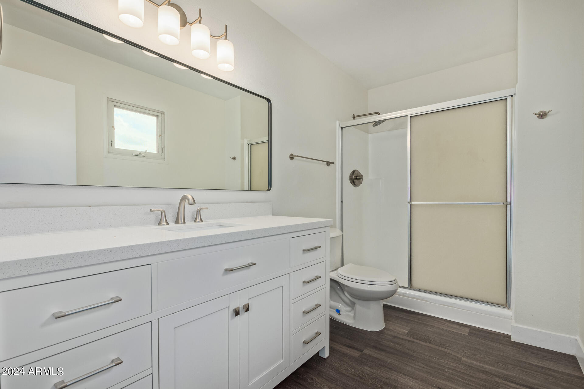 4414 South Newberry Road Tempe, AZ 85282 - Photo 13 of 25 12 - Primary Bathroom