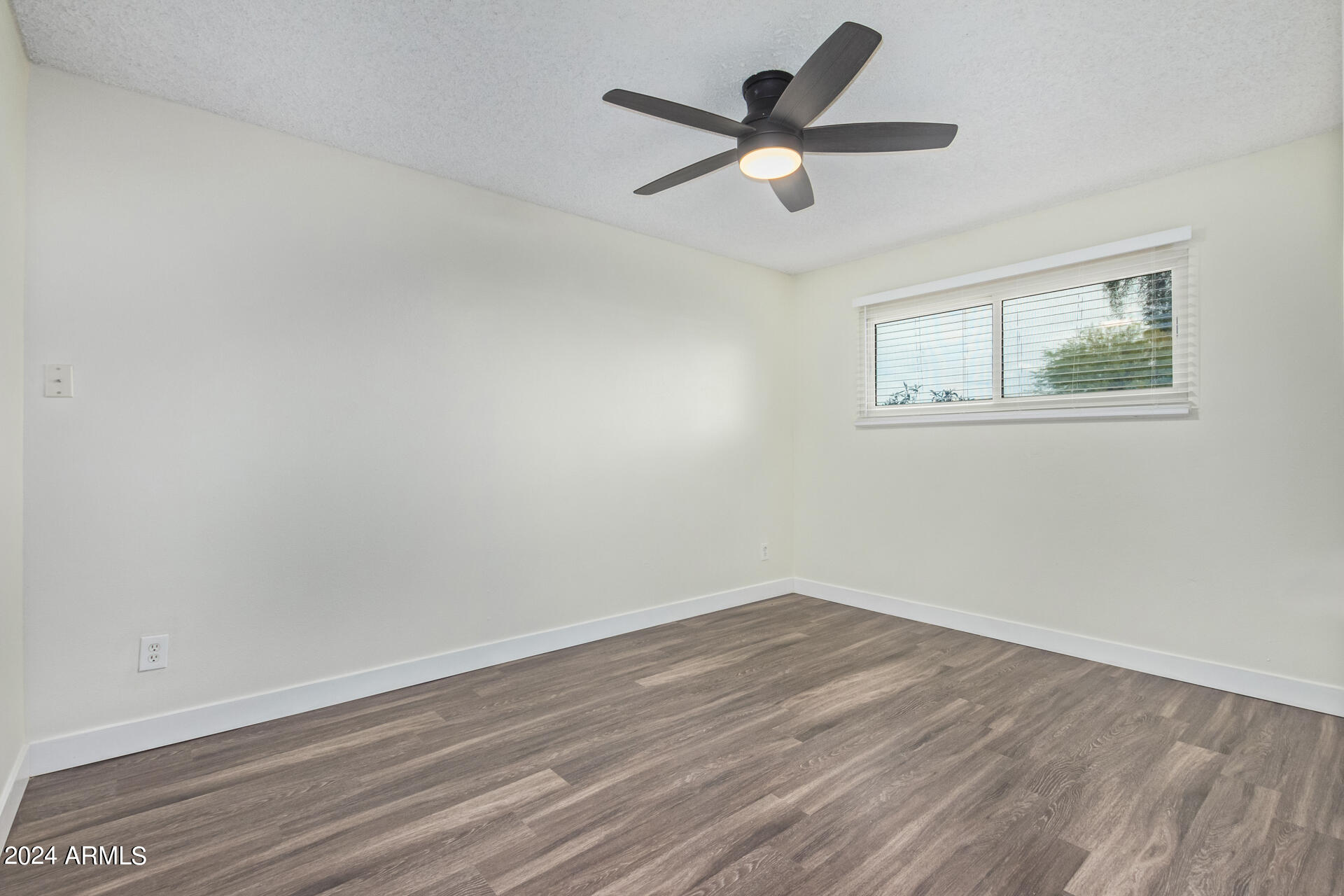 4414 South Newberry Road Tempe, AZ 85282 - Photo 18 of 25 17 - Downstairs Bedroom 2