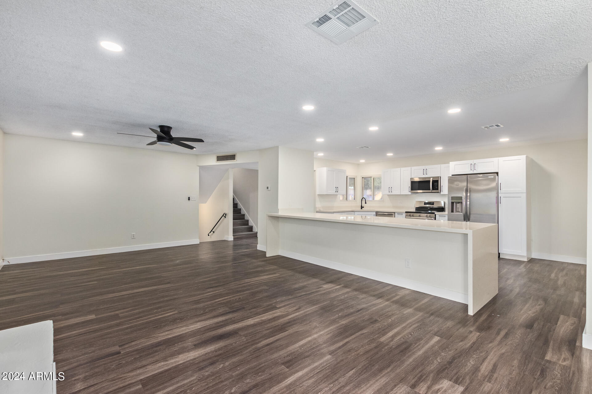 4414 South Newberry Road Tempe, AZ 85282 - Photo 4 of 25 03