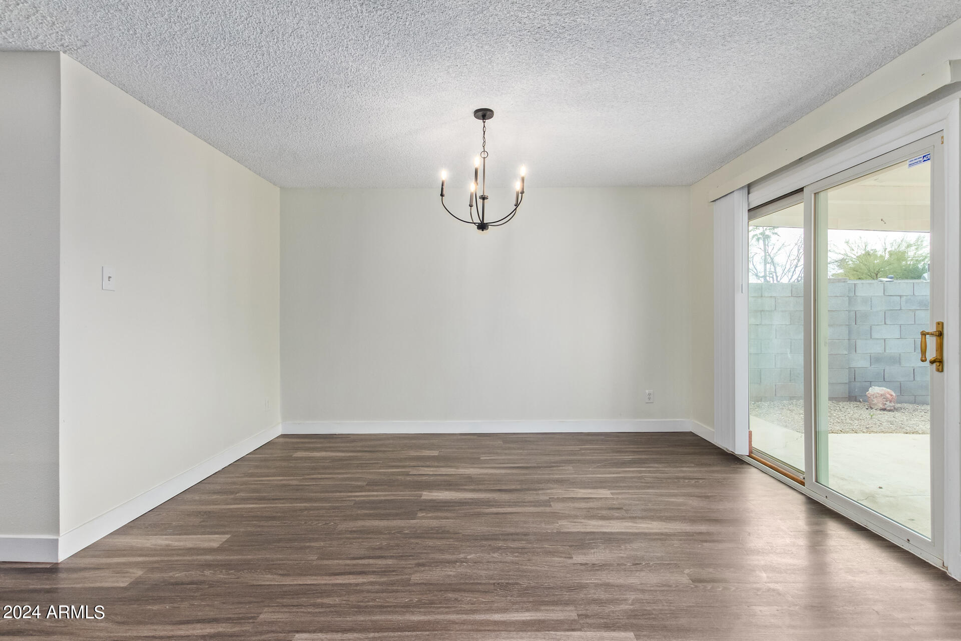 4414 South Newberry Road Tempe, AZ 85282 - Photo 6 of 25 05