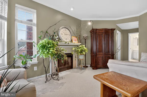 $305,000 | 678 Gateway Drive Southeast, Unit 912, Leesburg, VA 20175