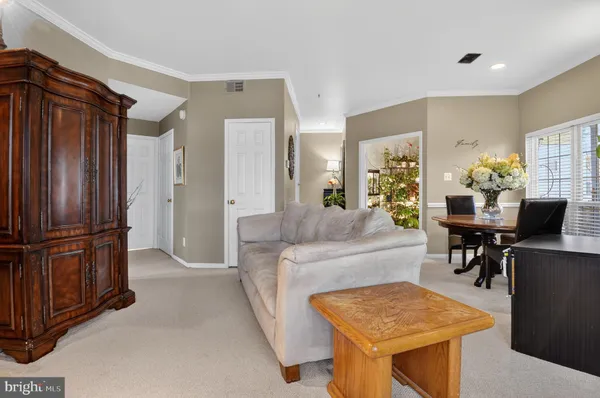 $305,000 | 678 Gateway Drive Southeast, Unit 912, Leesburg, VA 20175