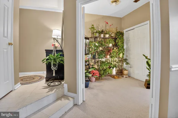 $305,000 | 678 Gateway Drive Southeast, Unit 912, Leesburg, VA 20175