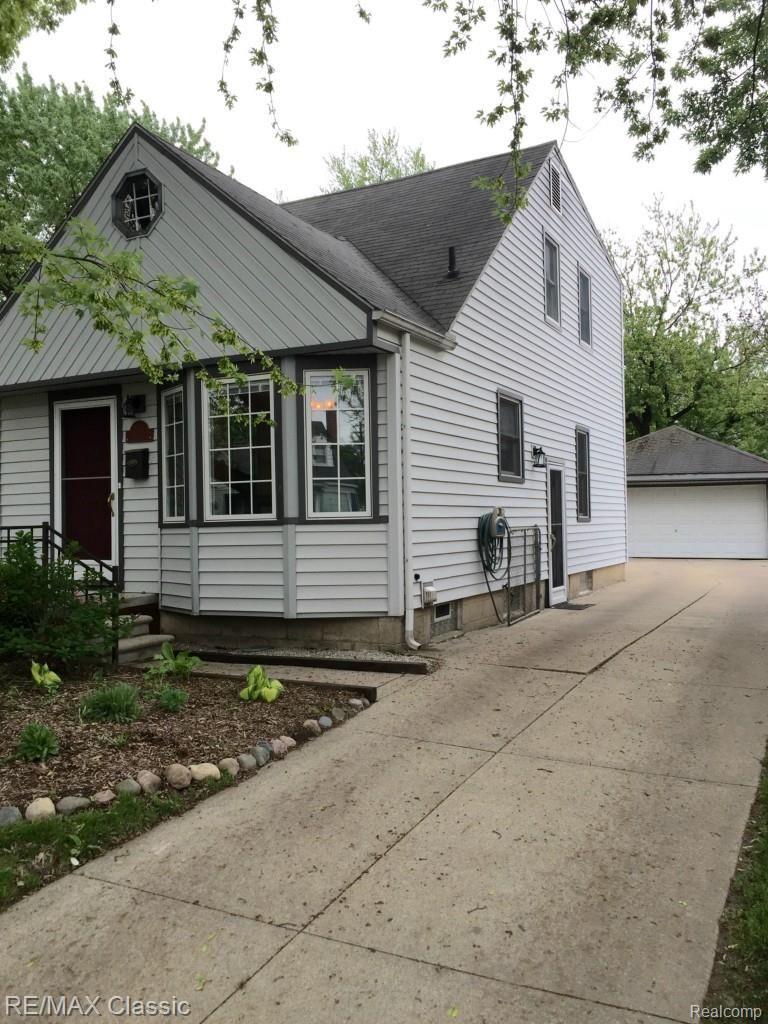 2349 Cambridge Road Berkley, MI 48072 - Photo 2 of 35 Side view
