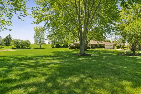 $699,000 | 135 Hillcrest Court, Barrington, IL 60010
