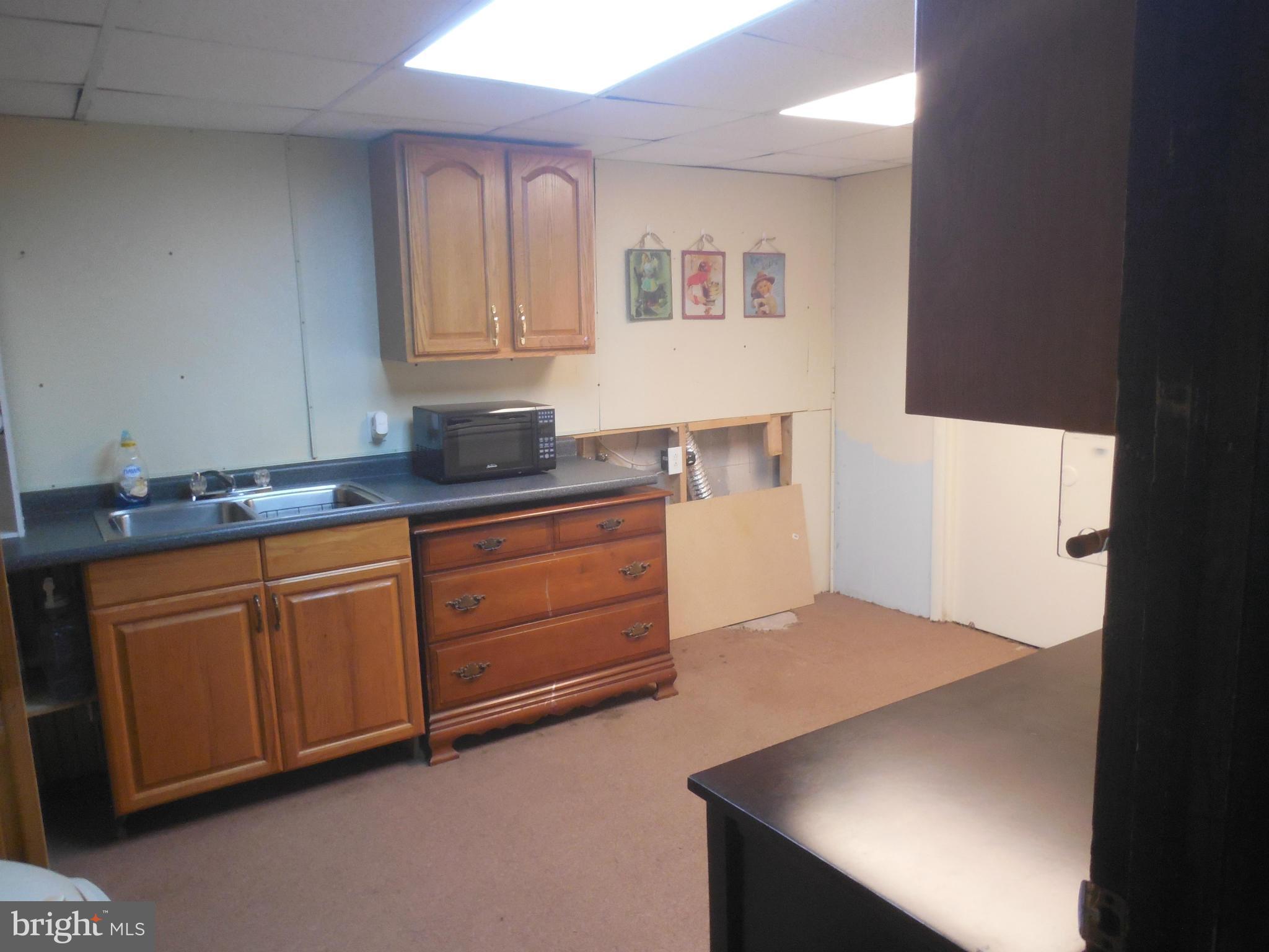 15057 New Windsor Road New Windsor, MD 21776 - Photo 17 of 30 Laudry room with kitchenette