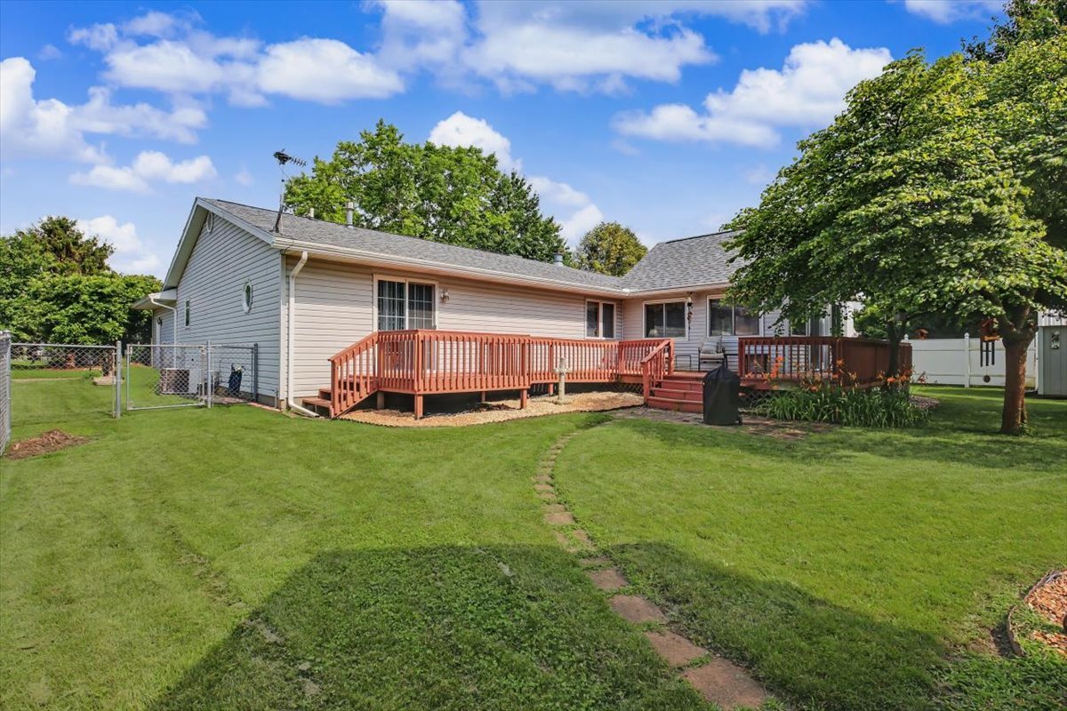 809 Cherokee Lane Pontiac, IL 61764 - Photo 31 of 38