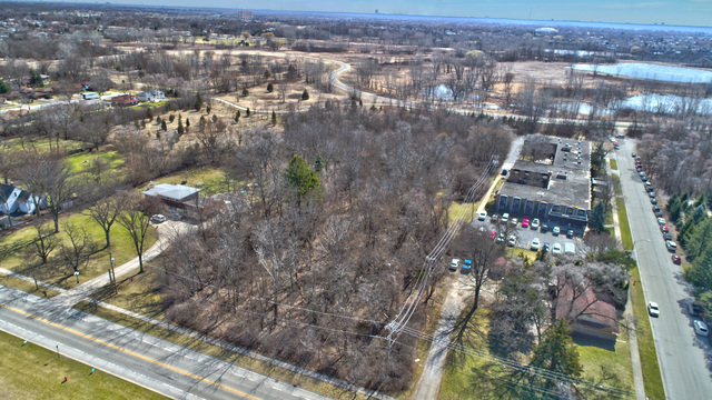 206 George Street Itasca, IL 60143 - Photo 1 of 1 a view of a city