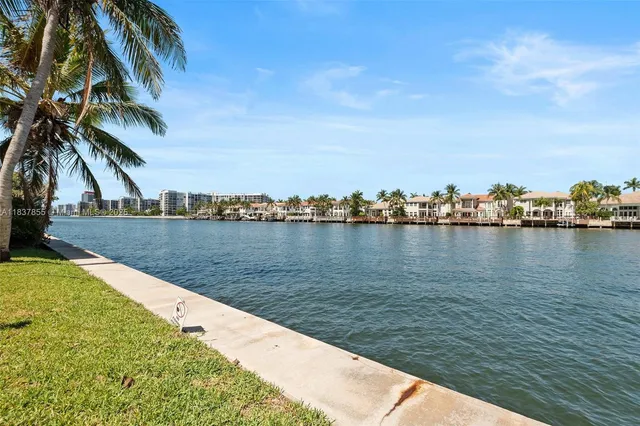 $2,500 | 2200 South Ocean Drive, Unit N103, Hollywood, FL 33019