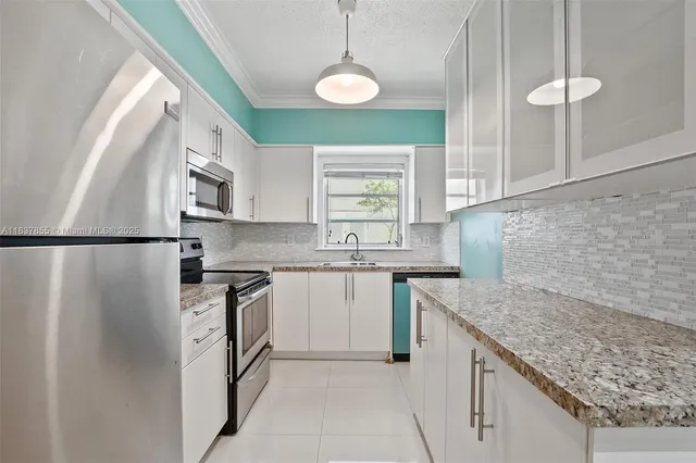 $2,500 | 2200 South Ocean Drive, Unit N103, Hollywood, FL 33019