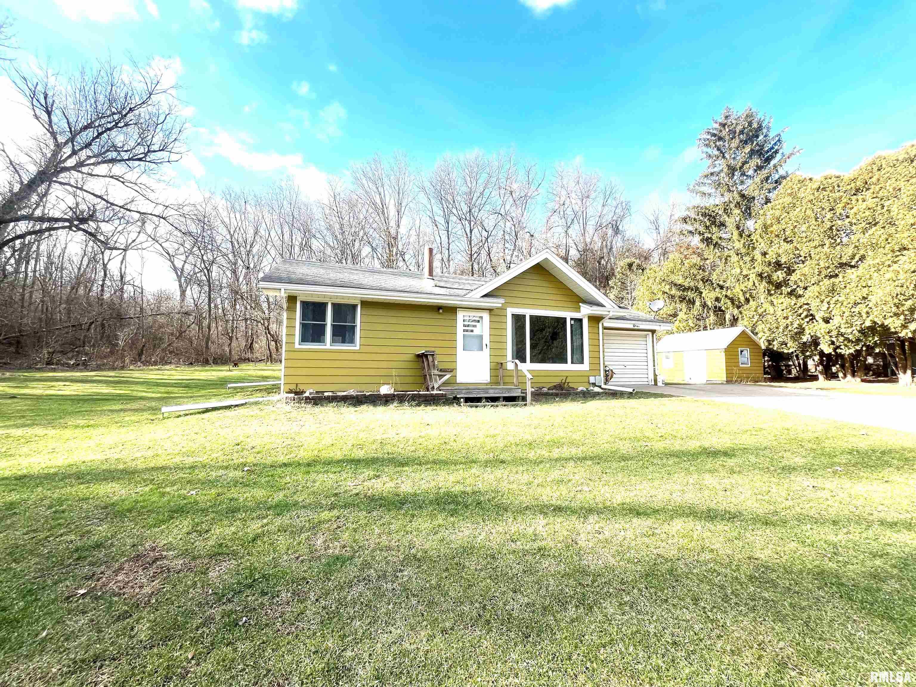 4316 Bellevue Road Clinton, IA 52732 - Photo 2 of 11 Gallery Image 2