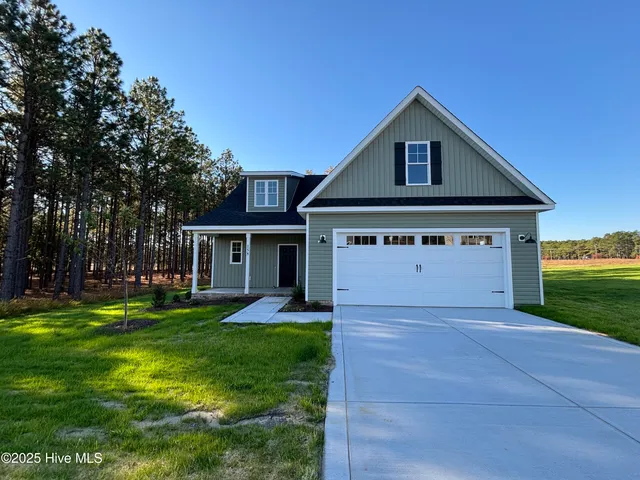 $419,900 | 158 Spring Meadows Drive, Aberdeen, NC 28315