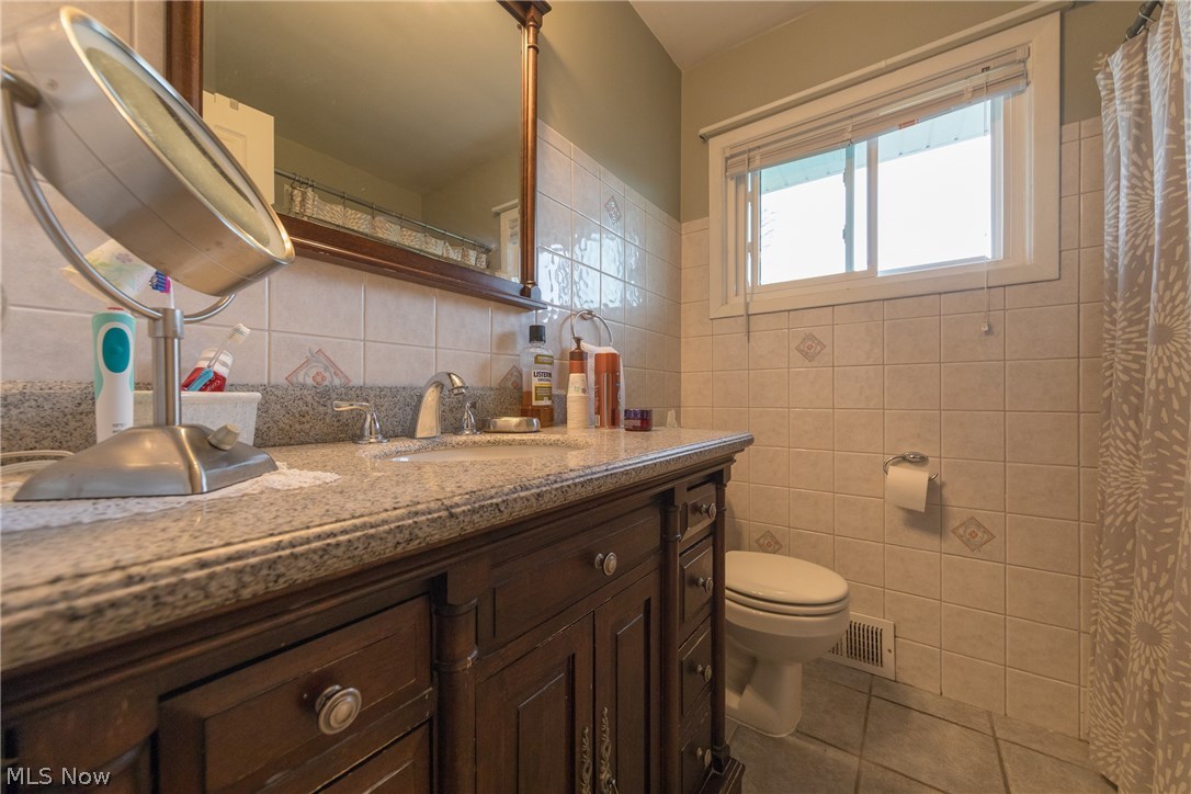 6362 Fairhaven Road Cleveland, OH 44124 - Photo 21 of 25