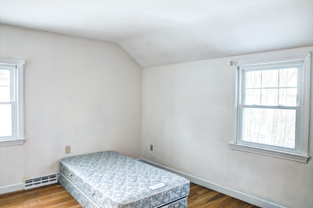 47 Amble Road Chelmsford, MA 01824 - Photo 25 of 30 an empty room with a window