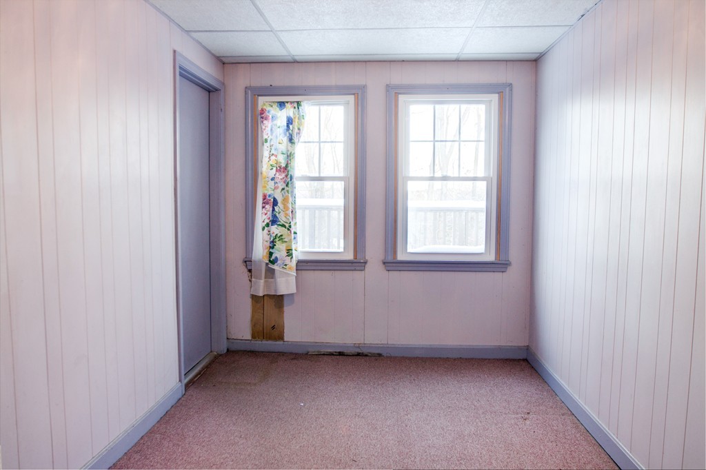 47 Amble Road Chelmsford, MA 01824 - Photo 5 of 30 an empty room with windows and closet