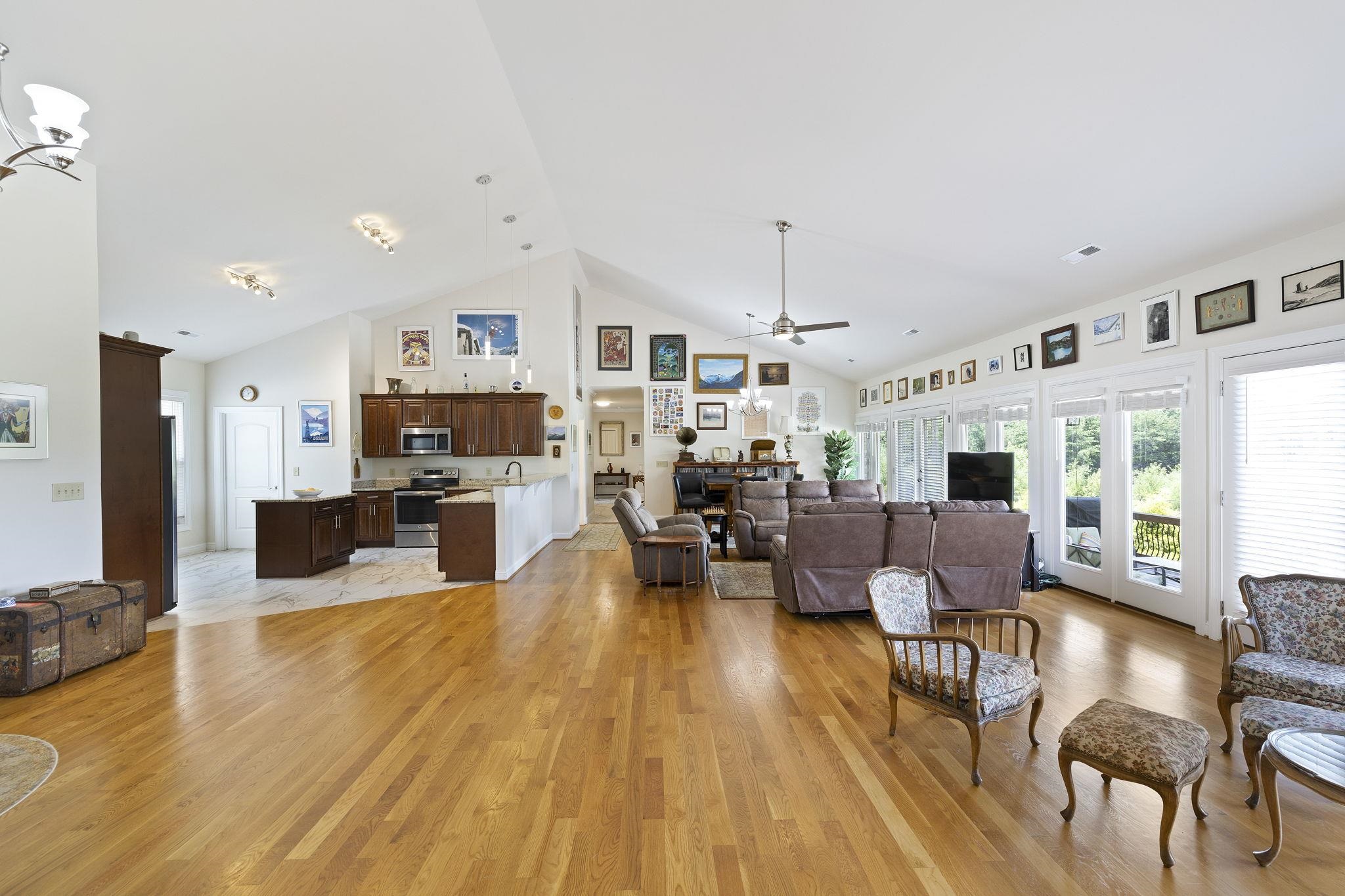 6735 Highway 357 Campobello, SC 29322 - Photo 14 of 50