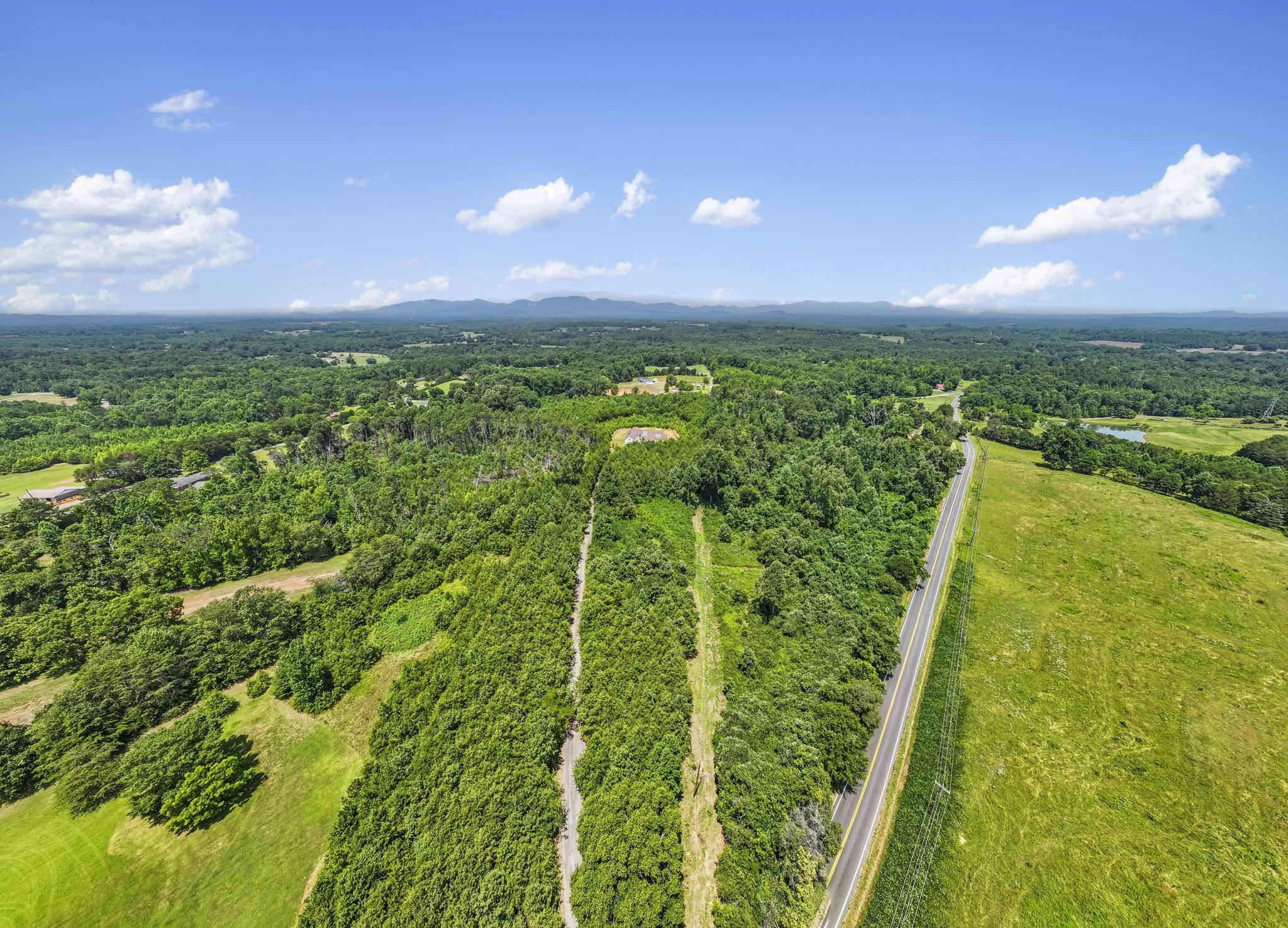 6735 Highway 357 Campobello, SC 29322 - Photo 49 of 50