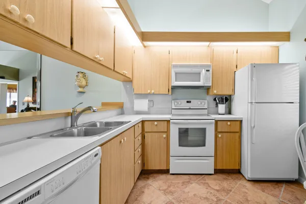 $489,000 | 1601 Marina Isle Way, Unit 505, Jupiter, FL 33477