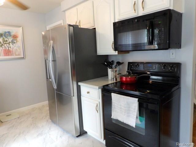 7911 Merrick Street Taylor, MI 48180 - Photo 21 of 42 21. BUILT-IN MICROWAVE!