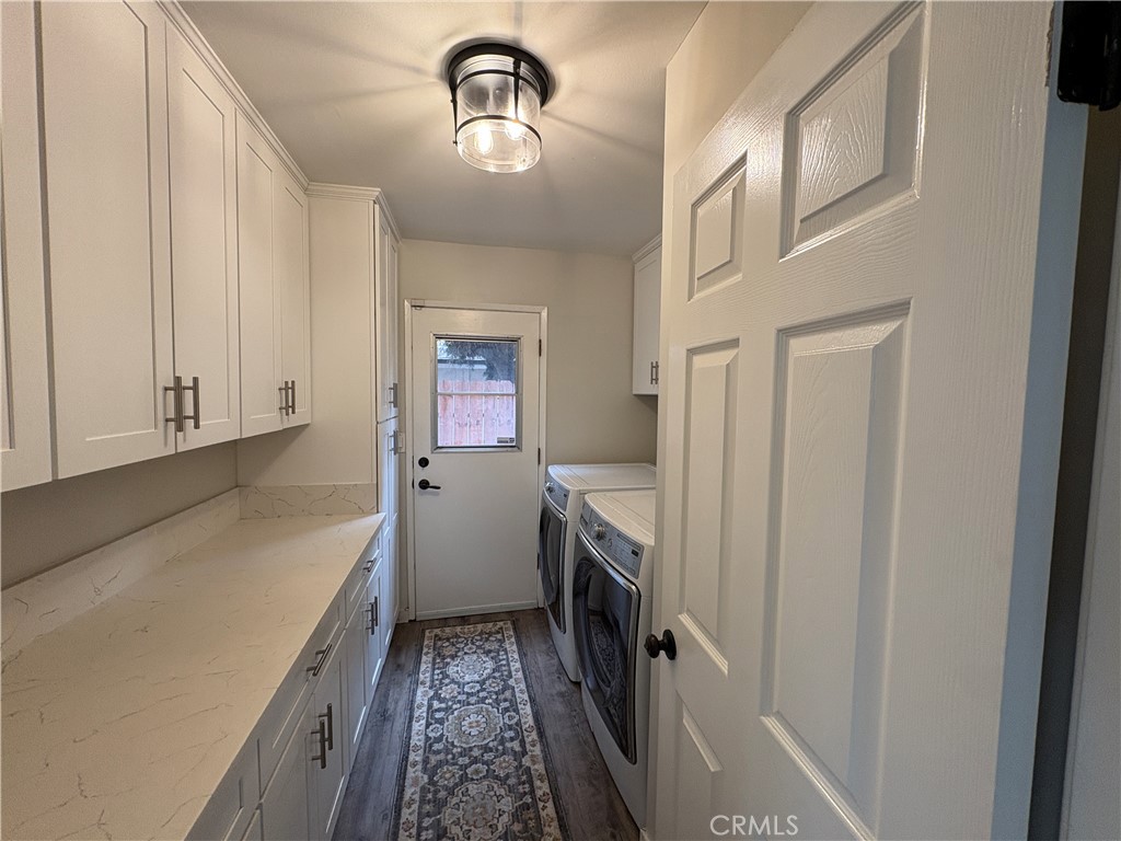 1 Hopkins Street Irvine, CA 92612 - Photo 14 of 37 a bathroom with a sink and a mirror