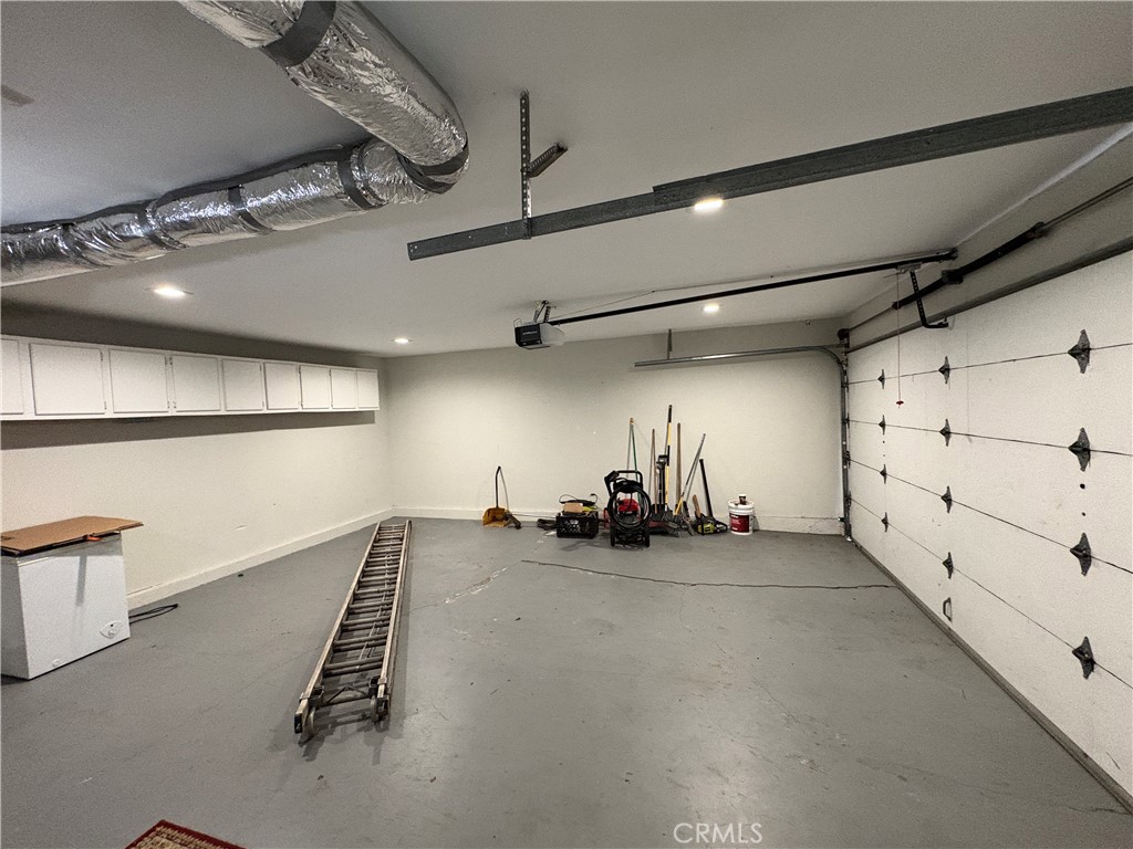 1 Hopkins Street Irvine, CA 92612 - Photo 34 of 37 a view of a room with gym equipment