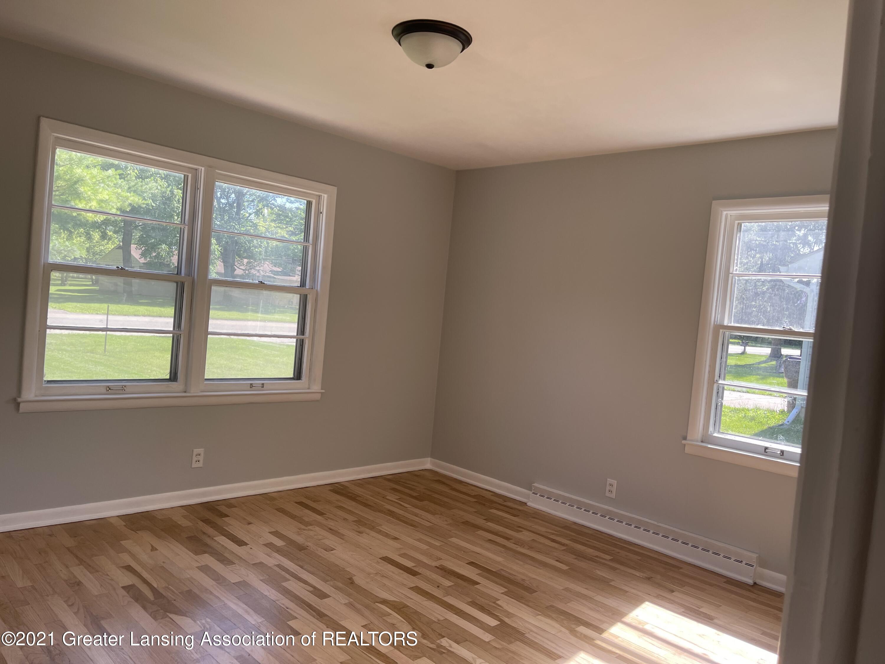 1253 East State Road Lansing, MI 48906 - Photo 11 of 32 IMG_6915