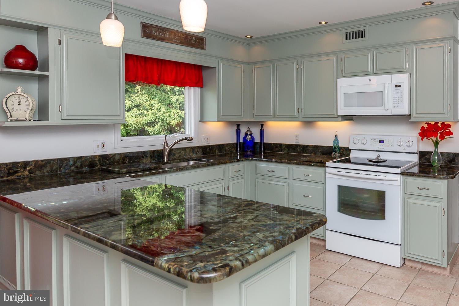 30 Quartz Mill Road Newark, DE 19711 - Photo 12 of 45 Kitchen