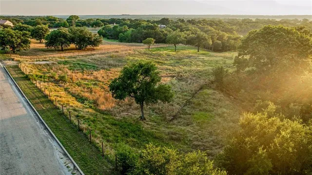 a view of a yard with an outdoor space