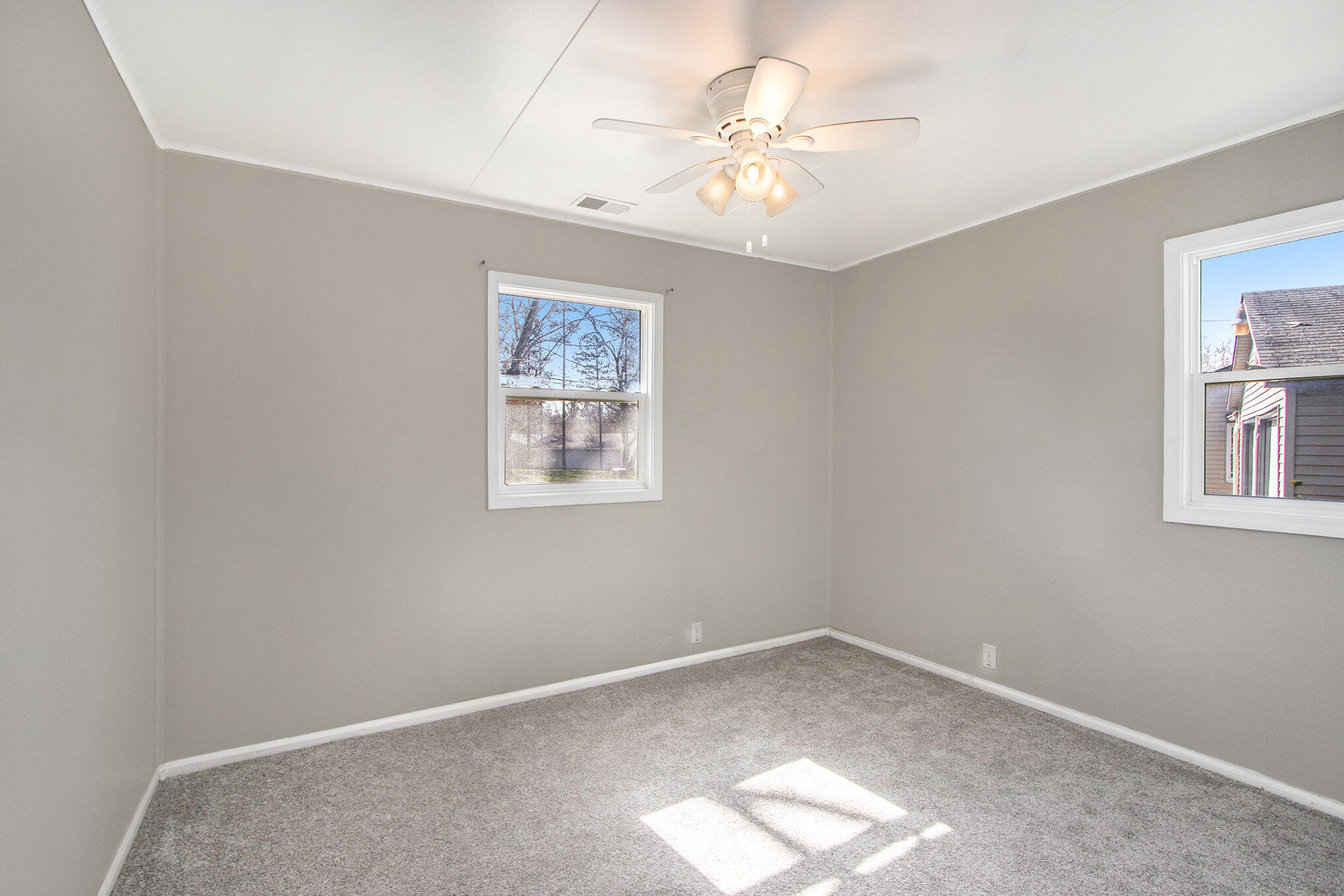 119 Derby Road Battle Creek, MI 49017 - Photo 4 of 17 003_119derby_5_858