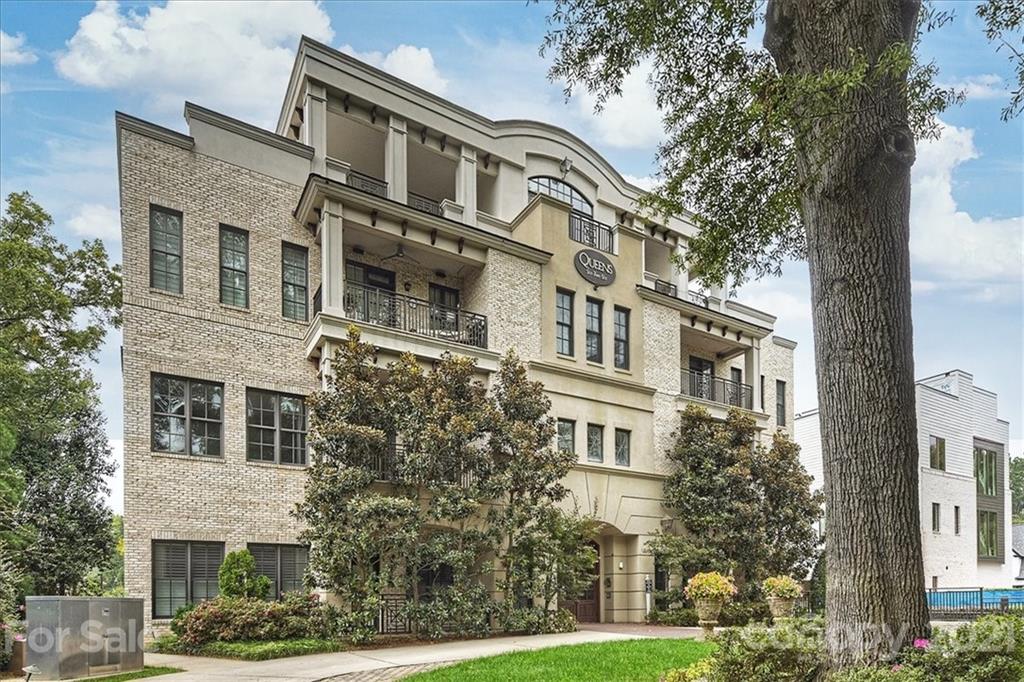 626 Queens Road, Unit 203 Charlotte, NC 28207 - Photo 2 of 48 a front view of a multi story building