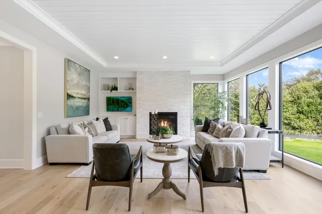 $1,934,615 | 3981 White Oak Lane, Chanhassen, MN 55331