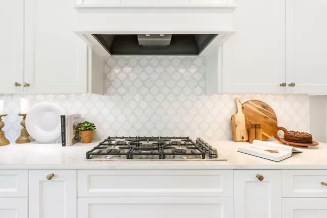 $1,934,615 | 3981 White Oak Lane, Chanhassen, MN 55331