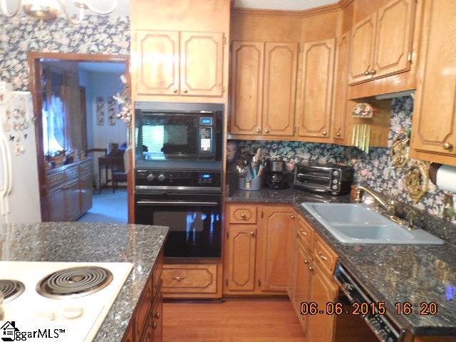 3446 Greenpond Road Gray Court, SC 29645 - Photo 4 of 26