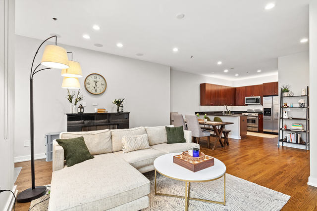 Undisclosed Address Chicago, IL 60654 - Photo 5 of 23